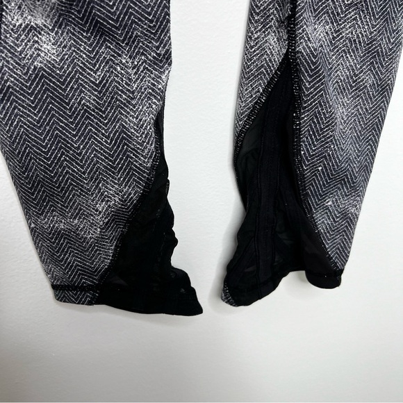 LULULEMON Diffusion White Black Essential Rhythm Crop Leggings - Picture 7 of 8